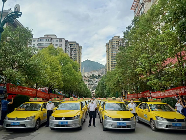 “愛心送考、奉獻(xiàn)社會”---隴運(yùn)集團(tuán)在行動